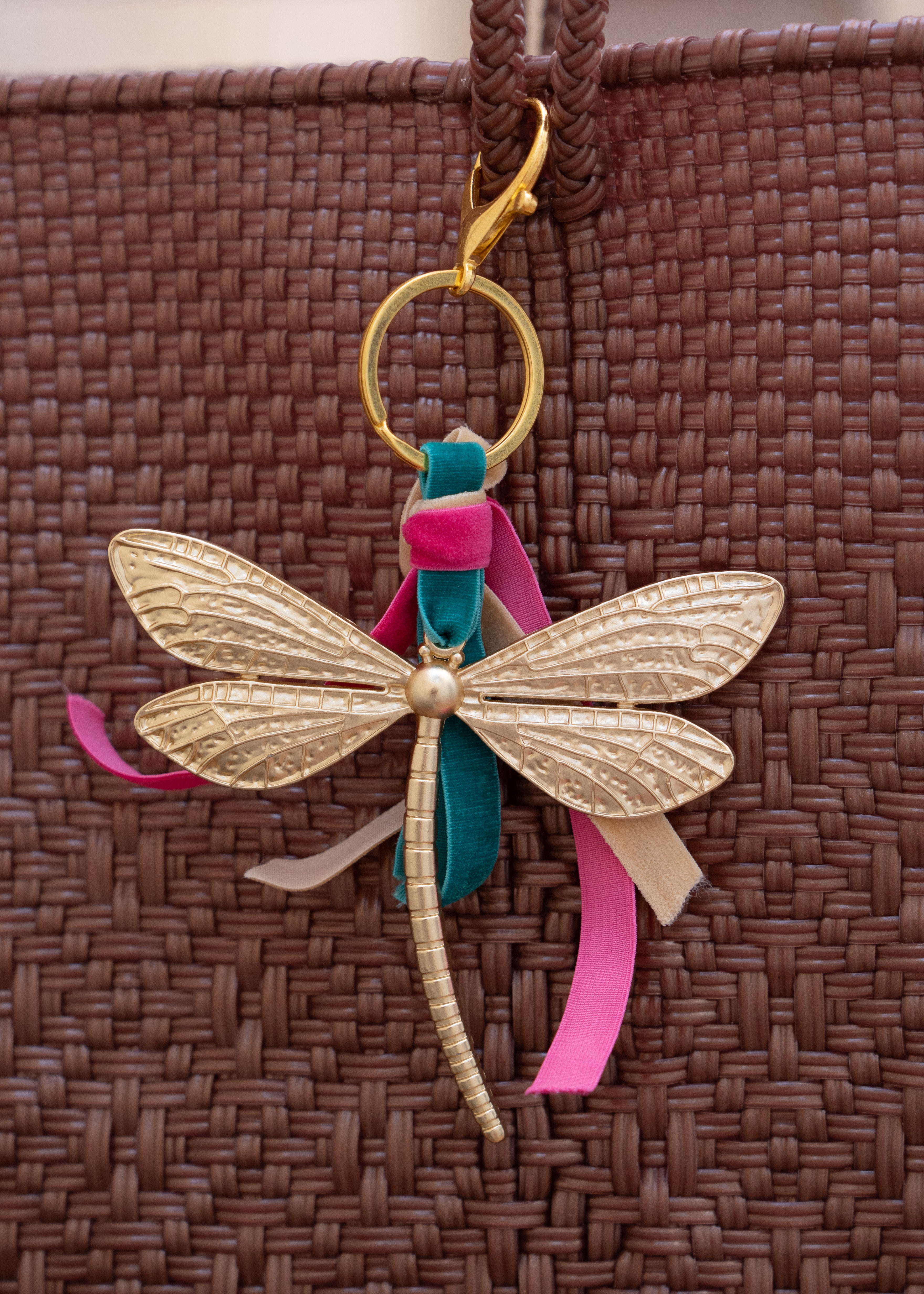 Llavero libélula Magenta, Beige y Turquesa
