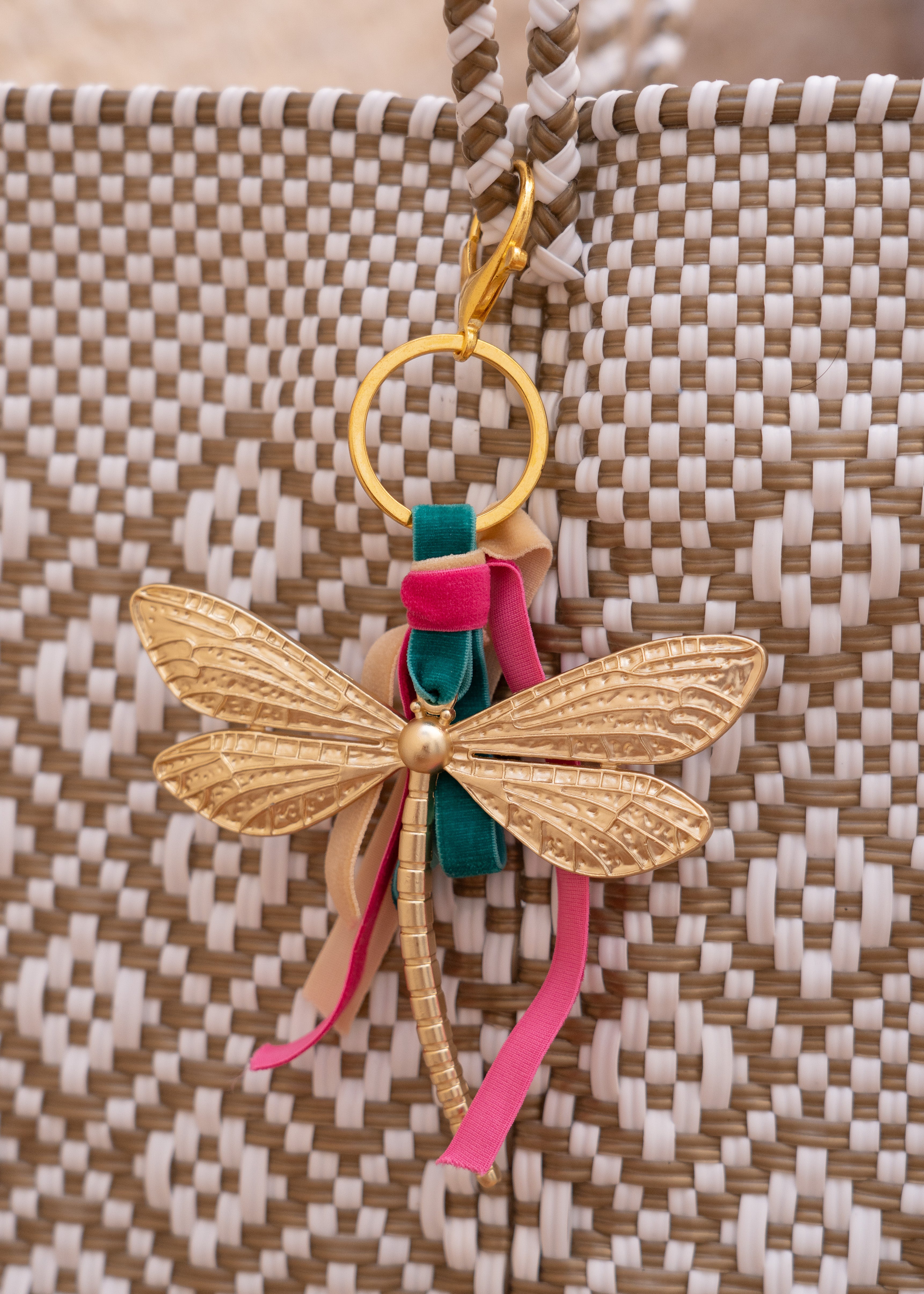 Llavero libélula Magenta, Beige y Turquesa