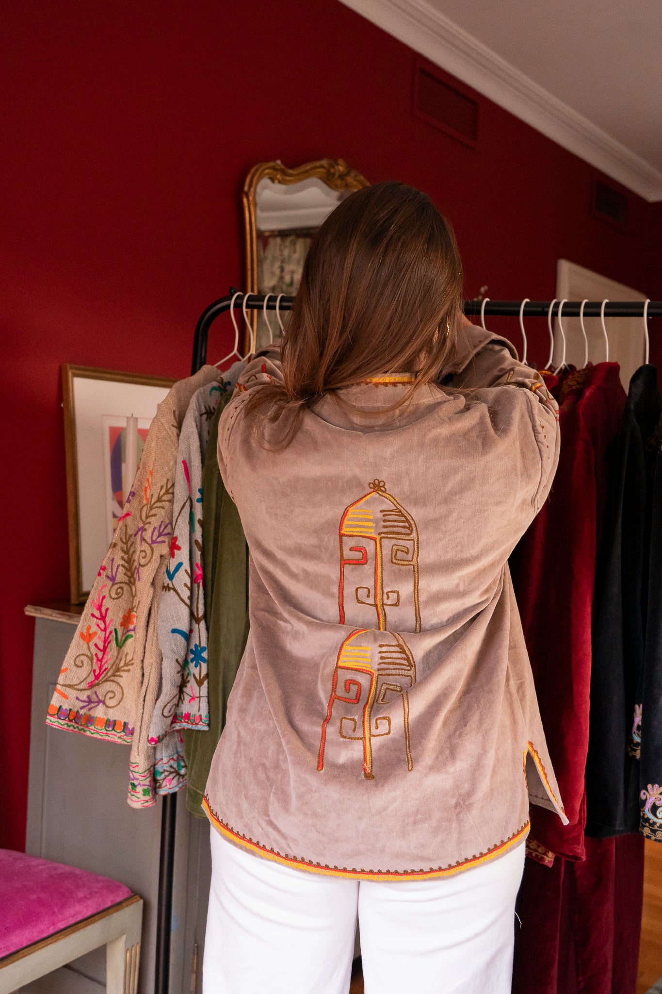 CHAQUETA TERCIOPELO BORDADO AZTECA BEIGE TOPO