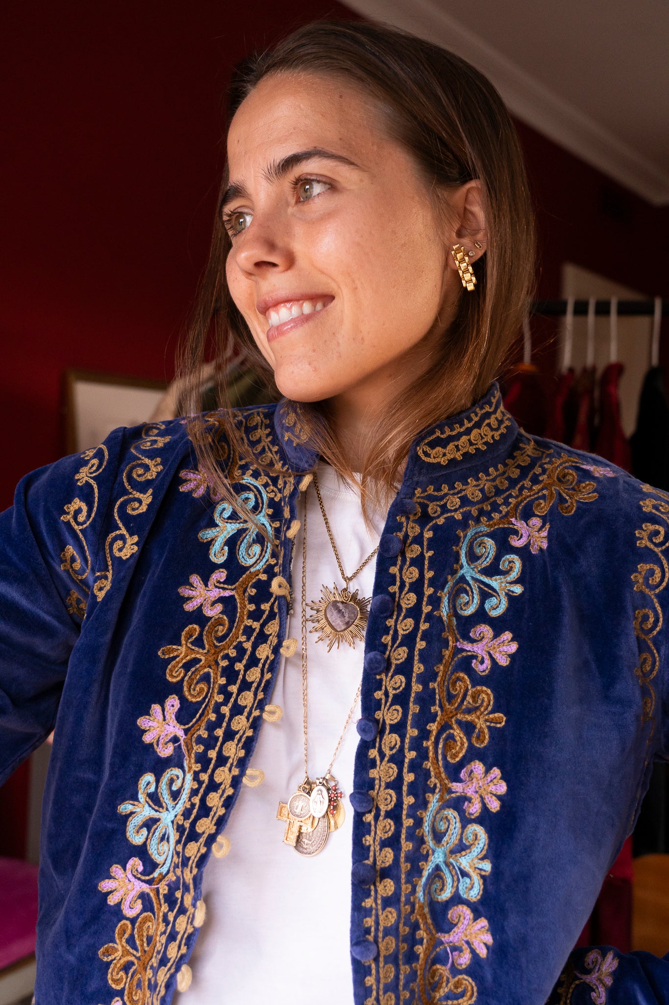 CHAQUETA TERCIOPELO BORDADO FLORAL AZUL ELÉCTRICO