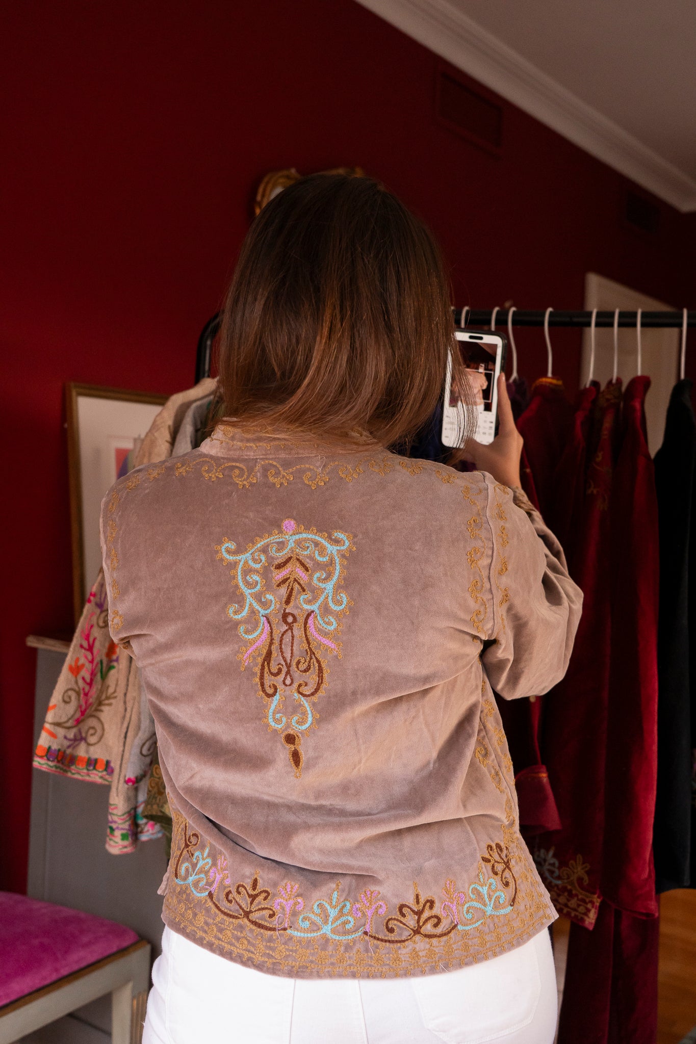 CHAQUETA TERCIOPELO BORDADO FLORAL BEIGE TOPO