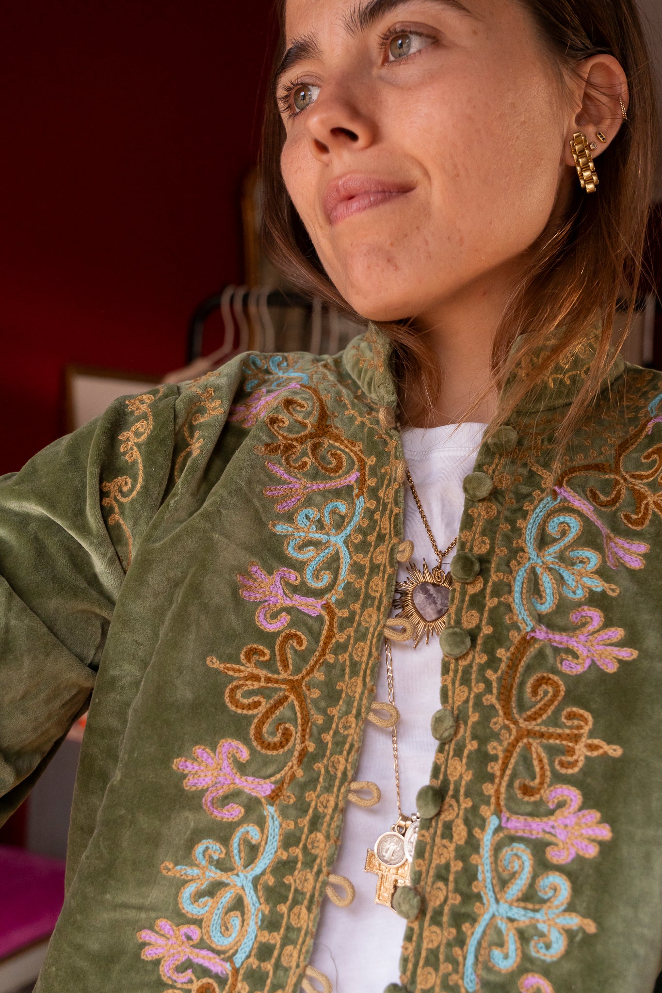CHAQUETA TERCIOPELO BORDADO FLORAL VERDE